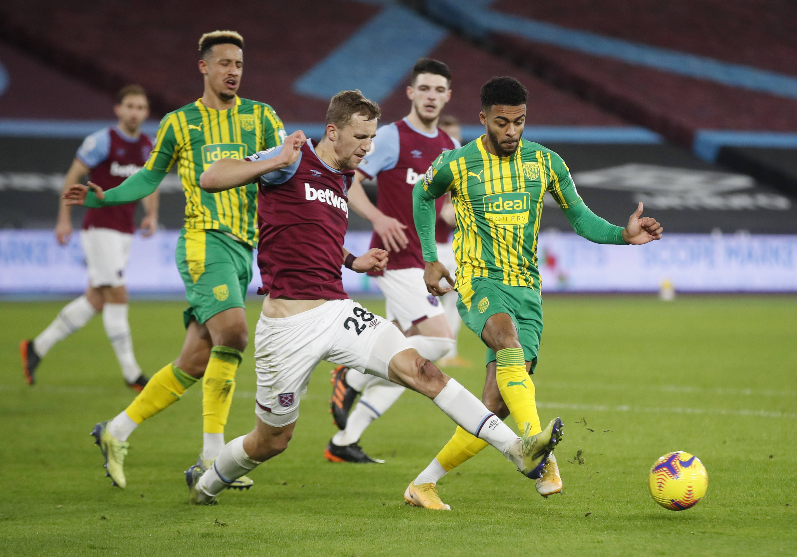 了拜仁防线 了拜仁防线